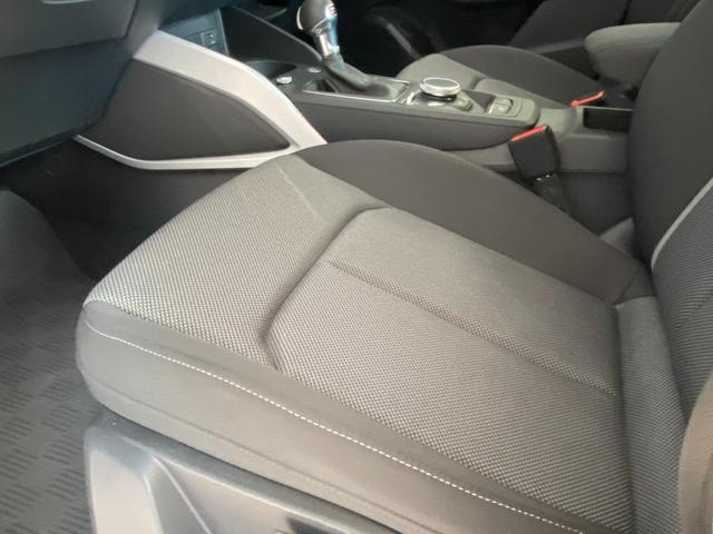 Ｑ２ ３０ＴＦＳＩスポーツ　ヴァーチャルコクピット　バックカメラ　ＭＭＩナビ　Ａｕｄｉドライブセレクト　Ａｕｄｉプレセンス　ＡＣＣ　Ａｕｄｉアクティブレーンアシスト　レインセンサー　前席シートヒーター　アドバンスドキー　ＬＥＤ（13枚目）