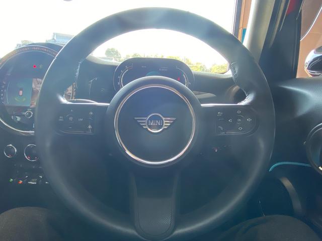 ＭＩＮＩ クーパー　エッセンシャル・トリム　ワンオーナー　ペッパーＰＫＧ　ＨＤＤナビ　Ｂカメラ　フルデジタルメーター　ＡＣＣ　前席Ｓヒーター　アンビエントＬ　ＭＩＮＩカーテシランプ　前後ドラレコ　Ｃアクセス　インテリセーフＰＫＧ　ＬＥＤライト（37枚目）