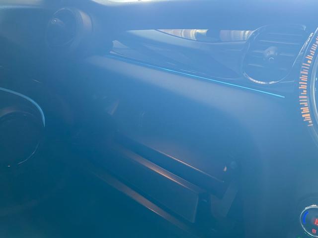 ＭＩＮＩ クーパー　エッセンシャル・トリム　ワンオーナー　ペッパーＰＫＧ　ＨＤＤナビ　Ｂカメラ　フルデジタルメーター　ＡＣＣ　前席Ｓヒーター　アンビエントＬ　ＭＩＮＩカーテシランプ　前後ドラレコ　Ｃアクセス　インテリセーフＰＫＧ　ＬＥＤライト（55枚目）