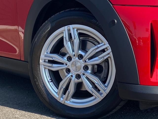 ＭＩＮＩ クーパー　エッセンシャル・トリム　ワンオーナー　ペッパーＰＫＧ　ＨＤＤナビ　Ｂカメラ　フルデジタルメーター　ＡＣＣ　前席Ｓヒーター　アンビエントＬ　ＭＩＮＩカーテシランプ　前後ドラレコ　Ｃアクセス　インテリセーフＰＫＧ　ＬＥＤライト（61枚目）