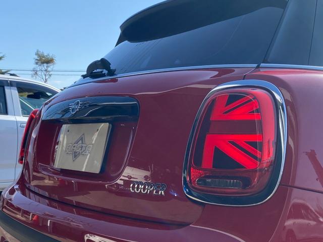 ＭＩＮＩ クーパー　エッセンシャル・トリム　ワンオーナー　ペッパーＰＫＧ　ＨＤＤナビ　Ｂカメラ　フルデジタルメーター　ＡＣＣ　前席Ｓヒーター　アンビエントＬ　ＭＩＮＩカーテシランプ　前後ドラレコ　Ｃアクセス　インテリセーフＰＫＧ　ＬＥＤライト（66枚目）