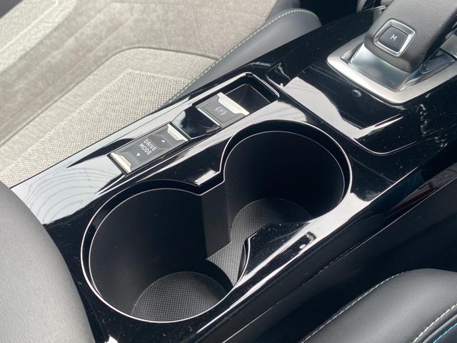 ２０８ ＧＴ　純正ＯＰナビ　パノラマＬ　１２セグ　Ｂカメラ　ＡｐｐｌｅＣａｒＰｌａｙ　ＡｎｄｒｏｉｄＡｕｔｏ　ドライブＭ　ＬＥＤオートライト　ＥＴＣ　パドルＳ　インテリＨビーム　アンビエンスＬ　Ａセーフティブレーキ（61枚目）