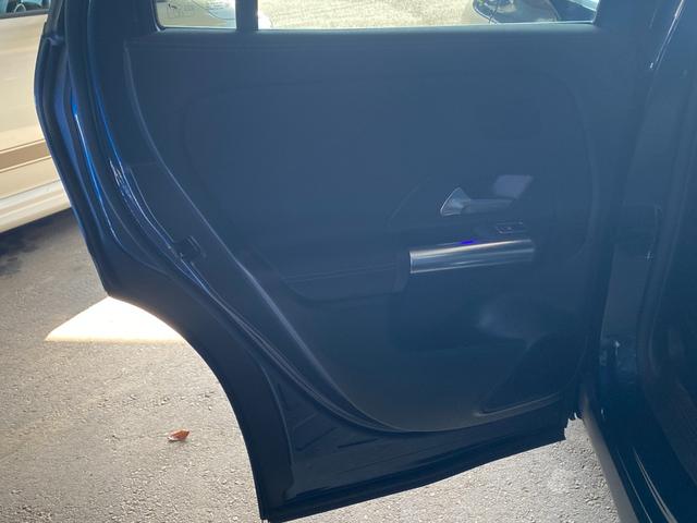 ＧＬＡクラス ＧＬＡ２００ｄ　４マチック　ワンオーナー　レザーエクスクルーシブＰＫＧ　アドバンスドＰＫＧ　ナビゲーションＰＫＧ　ＭＢＵＸ　１２セグＴＶ　ＨＵＤ　３６０°カメラ　黒革シート　Ｐトランク　Ｄセレクト　アンビエントライト　Ｗチャージ（24枚目）