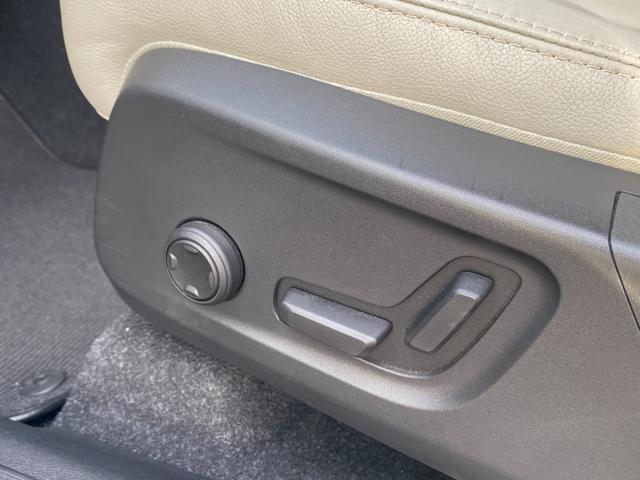 ＸＣ４０ Ｂ４　ＡＷＤ　インスクリプション　ＨＤＤナビ　３６０°カメラ　ベージュ本革　ＨａｒｍａｎＫａｒｄｏｎ　ＣａｒＰｌａｙ　インテリセーフ　ＬＫＡ　ＡＣＣ　サイドＡ　ステアヒーター　クリスタルシフトノブ　Ｗチャージ　前後ドラレコ　ＣＴＡ（14枚目）