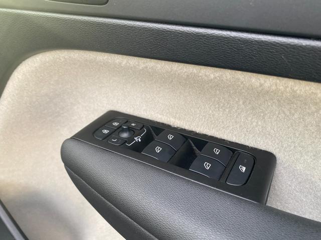 ＸＣ４０ Ｂ４　ＡＷＤ　インスクリプション　ＨＤＤナビ　３６０°カメラ　ベージュ本革　ＨａｒｍａｎＫａｒｄｏｎ　ＣａｒＰｌａｙ　インテリセーフ　ＬＫＡ　ＡＣＣ　サイドＡ　ステアヒーター　クリスタルシフトノブ　Ｗチャージ　前後ドラレコ　ＣＴＡ（37枚目）