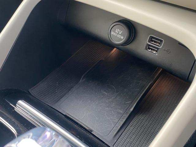 ＸＣ４０ Ｂ４　ＡＷＤ　インスクリプション　ＨＤＤナビ　３６０°カメラ　ベージュ本革　ＨａｒｍａｎＫａｒｄｏｎ　ＣａｒＰｌａｙ　インテリセーフ　ＬＫＡ　ＡＣＣ　サイドＡ　ステアヒーター　クリスタルシフトノブ　Ｗチャージ　前後ドラレコ　ＣＴＡ（54枚目）