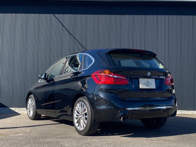 ２シリーズ ２１８ｄアクティブツアラー　ラグジュアリー　後期モデル　タッチパネルｉＤｒｉｖｅナビ　バックカメラ　オイスター革シート　前席シートヒーター　レインセンサー　インテリセーフＰＫＧ　アンビエントライト　パワーバックドア　フットオープナー　前後Ｄレコ（7枚目）