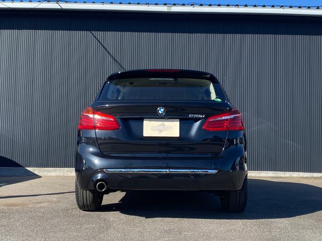 ２シリーズ ２１８ｄアクティブツアラー　ラグジュアリー　後期モデル　タッチパネルｉＤｒｉｖｅナビ　バックカメラ　オイスター革シート　前席シートヒーター　レインセンサー　インテリセーフＰＫＧ　アンビエントライト　パワーバックドア　フットオープナー　前後Ｄレコ（8枚目）