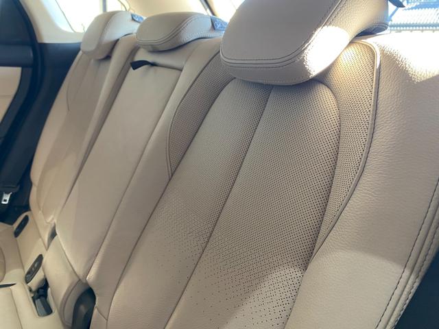 ２シリーズ ２１８ｄアクティブツアラー　ラグジュアリー　後期モデル　タッチパネルｉＤｒｉｖｅナビ　バックカメラ　オイスター革シート　前席シートヒーター　レインセンサー　インテリセーフＰＫＧ　アンビエントライト　パワーバックドア　フットオープナー　前後Ｄレコ（17枚目）