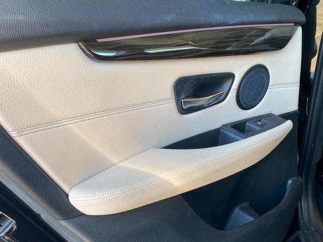 ２シリーズ ２１８ｄアクティブツアラー　ラグジュアリー　後期モデル　タッチパネルｉＤｒｉｖｅナビ　バックカメラ　オイスター革シート　前席シートヒーター　レインセンサー　インテリセーフＰＫＧ　アンビエントライト　パワーバックドア　フットオープナー　前後Ｄレコ（21枚目）