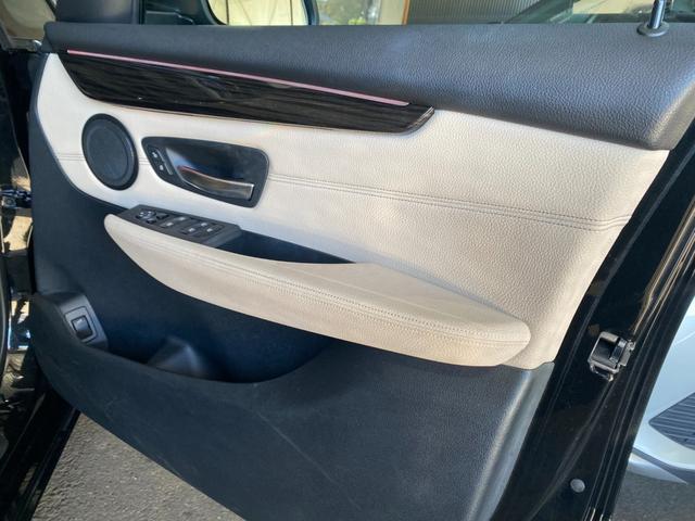 ２シリーズ ２１８ｄアクティブツアラー　ラグジュアリー　後期モデル　タッチパネルｉＤｒｉｖｅナビ　バックカメラ　オイスター革シート　前席シートヒーター　レインセンサー　インテリセーフＰＫＧ　アンビエントライト　パワーバックドア　フットオープナー　前後Ｄレコ（30枚目）