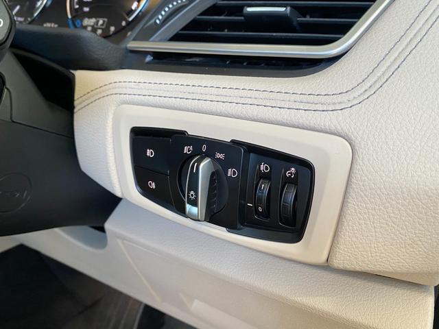 ２シリーズ ２１８ｄアクティブツアラー　ラグジュアリー　後期モデル　タッチパネルｉＤｒｉｖｅナビ　バックカメラ　オイスター革シート　前席シートヒーター　レインセンサー　インテリセーフＰＫＧ　アンビエントライト　パワーバックドア　フットオープナー　前後Ｄレコ（32枚目）