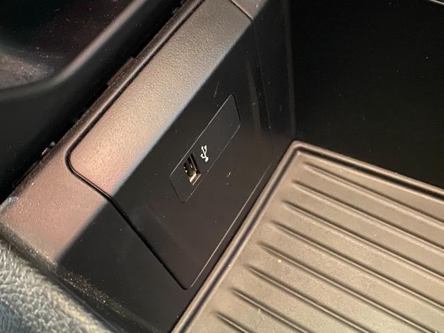 ２シリーズ ２１８ｄアクティブツアラー　ラグジュアリー　後期モデル　タッチパネルｉＤｒｉｖｅナビ　バックカメラ　オイスター革シート　前席シートヒーター　レインセンサー　インテリセーフＰＫＧ　アンビエントライト　パワーバックドア　フットオープナー　前後Ｄレコ（52枚目）