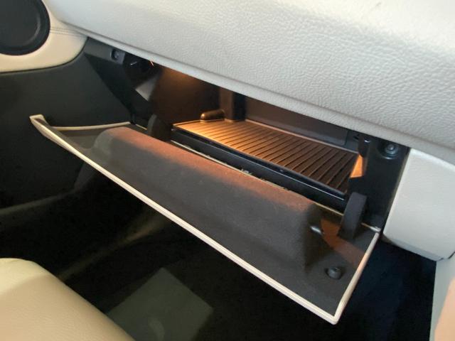 ２シリーズ ２１８ｄアクティブツアラー　ラグジュアリー　後期モデル　タッチパネルｉＤｒｉｖｅナビ　バックカメラ　オイスター革シート　前席シートヒーター　レインセンサー　インテリセーフＰＫＧ　アンビエントライト　パワーバックドア　フットオープナー　前後Ｄレコ（56枚目）