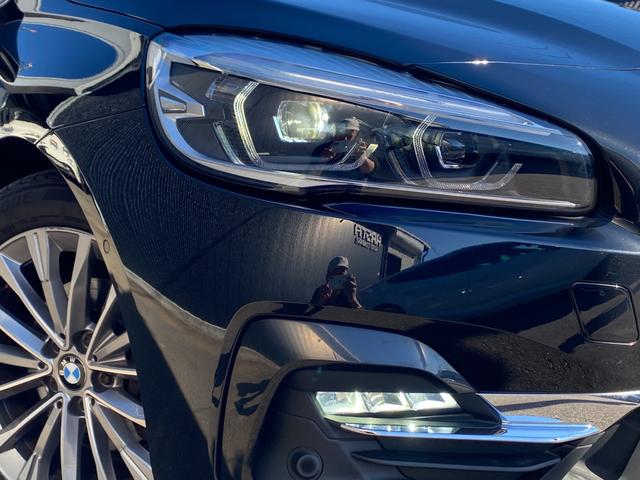 ２シリーズ ２１８ｄアクティブツアラー　ラグジュアリー　後期モデル　タッチパネルｉＤｒｉｖｅナビ　バックカメラ　オイスター革シート　前席シートヒーター　レインセンサー　インテリセーフＰＫＧ　アンビエントライト　パワーバックドア　フットオープナー　前後Ｄレコ（61枚目）