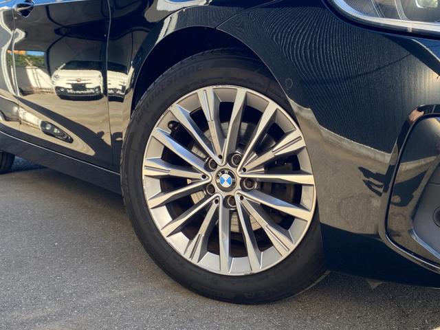 ２シリーズ ２１８ｄアクティブツアラー　ラグジュアリー　後期モデル　タッチパネルｉＤｒｉｖｅナビ　バックカメラ　オイスター革シート　前席シートヒーター　レインセンサー　インテリセーフＰＫＧ　アンビエントライト　パワーバックドア　フットオープナー　前後Ｄレコ（63枚目）