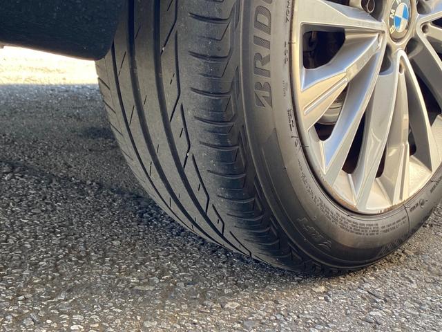 ２シリーズ ２１８ｄアクティブツアラー　ラグジュアリー　後期モデル　タッチパネルｉＤｒｉｖｅナビ　バックカメラ　オイスター革シート　前席シートヒーター　レインセンサー　インテリセーフＰＫＧ　アンビエントライト　パワーバックドア　フットオープナー　前後Ｄレコ（66枚目）