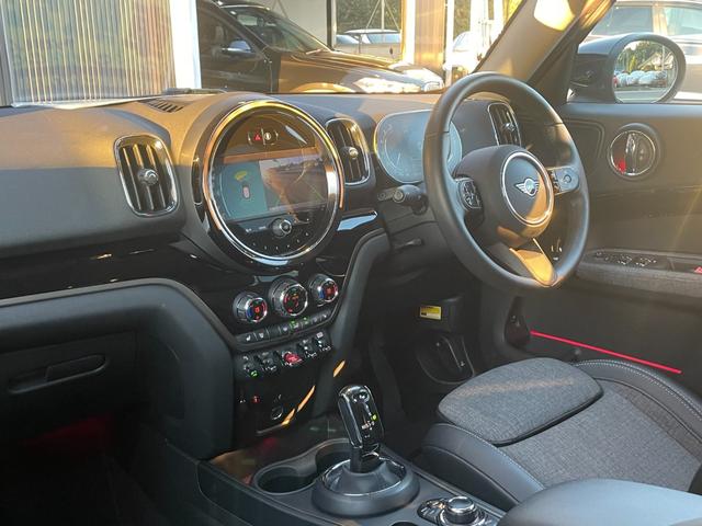 ＭＩＮＩ クーパーＤクロスオーバプレミアム＋Ｐエセンシルトリム　ワンオーナー　デジタルメーター　ＨＤＤナビ　社外フルセグ　Ｂカメラ　ディスプレイＬ　ＡＣＣ　ＬＥＤオートライト　ＳＰＯＲＴ　ＧＲＥＥＮモード　前席Ｓヒーター　前後ドラレコ　アンビエントＬ　Ｃアクセス（10枚目）