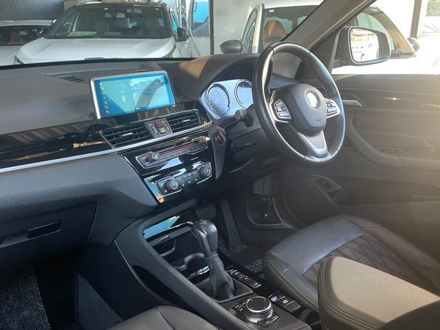 Ｘ１ ｘＤｒｉｖｅ　１８ｄ　ｘライン　ワンオーナー　アドバンスドアクティブセーフティＰＫＧ　ＡＣＣ　前席シートヒーター　ＨＵＤ　タッチパネルｉＤｒｉｖｅナビ　バックカメラ　インテリセーフティＰＫＧ　衝突警告　レインセンサー　ＨＤＣ　ＬＥＤ（10枚目）