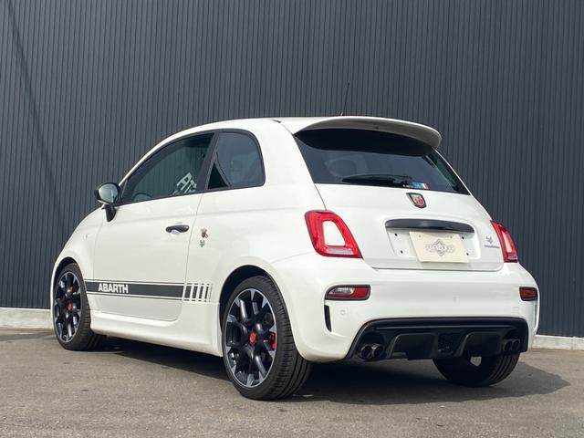 アバルト５９５ コンペティツィオーネ　Ｕ－Ｃｏｎｎｅｃｔ　ＣａｒＰｌａｙ　Ｓａｂｅｌｔ茶半革シート　社外エアクリ　レコードモンツァＭ　Ｂｒｅｍｂｏ赤キャリパー　キーシリンダーイルミ　前後Ｄレコ　社外セキュリティ　ＡＢＡＲＴＨサイドデカール（9枚目）