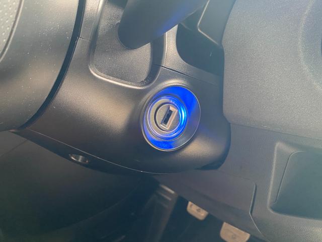 アバルト５９５ コンペティツィオーネ　Ｕ－Ｃｏｎｎｅｃｔ　ＣａｒＰｌａｙ　Ｓａｂｅｌｔ茶半革シート　社外エアクリ　レコードモンツァＭ　Ｂｒｅｍｂｏ赤キャリパー　キーシリンダーイルミ　前後Ｄレコ　社外セキュリティ　ＡＢＡＲＴＨサイドデカール（31枚目）