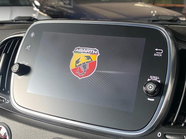 アバルト５９５ コンペティツィオーネ　Ｕ－Ｃｏｎｎｅｃｔ　ＣａｒＰｌａｙ　Ｓａｂｅｌｔ茶半革シート　社外エアクリ　レコードモンツァＭ　Ｂｒｅｍｂｏ赤キャリパー　キーシリンダーイルミ　前後Ｄレコ　社外セキュリティ　ＡＢＡＲＴＨサイドデカール（44枚目）