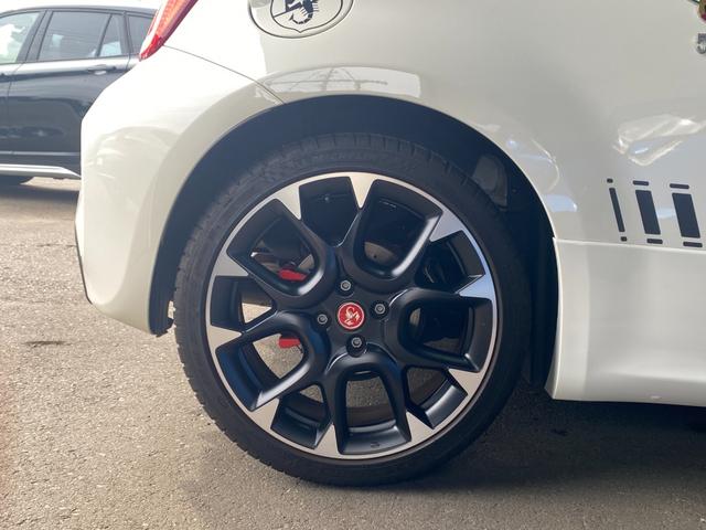 アバルト５９５ コンペティツィオーネ　Ｕ－Ｃｏｎｎｅｃｔ　ＣａｒＰｌａｙ　Ｓａｂｅｌｔ茶半革シート　社外エアクリ　レコードモンツァＭ　Ｂｒｅｍｂｏ赤キャリパー　キーシリンダーイルミ　前後Ｄレコ　社外セキュリティ　ＡＢＡＲＴＨサイドデカール（62枚目）