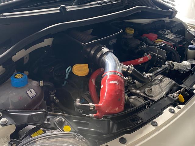 アバルト５９５ コンペティツィオーネ　Ｕ－Ｃｏｎｎｅｃｔ　ＣａｒＰｌａｙ　Ｓａｂｅｌｔ茶半革シート　社外エアクリ　レコードモンツァＭ　Ｂｒｅｍｂｏ赤キャリパー　キーシリンダーイルミ　前後Ｄレコ　社外セキュリティ　ＡＢＡＲＴＨサイドデカール（72枚目）