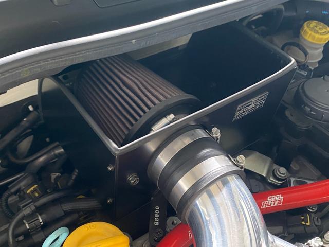 アバルト５９５ コンペティツィオーネ　Ｕ－Ｃｏｎｎｅｃｔ　ＣａｒＰｌａｙ　Ｓａｂｅｌｔ茶半革シート　社外エアクリ　レコードモンツァＭ　Ｂｒｅｍｂｏ赤キャリパー　キーシリンダーイルミ　前後Ｄレコ　社外セキュリティ　ＡＢＡＲＴＨサイドデカール（73枚目）