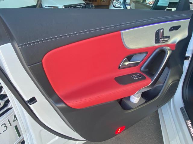 ＣＬＡクラス ＣＬＡ２００ｄ　ＡＭＧレザーエクスクルーシブパッケジ　ワンオーナー　ＭＢＵＸ　１２セグ　レザーエクスクルーシブＰＫＧ　赤黒革シート　前席Ｍ付Ｐシート　前席Ｓヒーター　Ｂカメラ　Ｄセレクト　前後ドラレコ　ＡＬＫＡ　ＬＣＡ　Ａブレーキアシスト　ＢＳＡ　ＡＣＣ（15枚目）