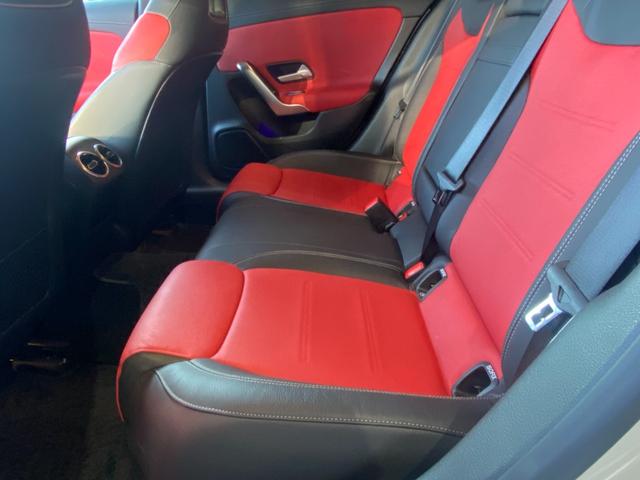 ＣＬＡクラス ＣＬＡ２００ｄ　ＡＭＧレザーエクスクルーシブパッケジ　ワンオーナー　ＭＢＵＸ　１２セグ　レザーエクスクルーシブＰＫＧ　赤黒革シート　前席Ｍ付Ｐシート　前席Ｓヒーター　Ｂカメラ　Ｄセレクト　前後ドラレコ　ＡＬＫＡ　ＬＣＡ　Ａブレーキアシスト　ＢＳＡ　ＡＣＣ（19枚目）