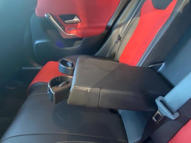 ＣＬＡクラス ＣＬＡ２００ｄ　ＡＭＧレザーエクスクルーシブパッケジ　ワンオーナー　ＭＢＵＸ　１２セグ　レザーエクスクルーシブＰＫＧ　赤黒革シート　前席Ｍ付Ｐシート　前席Ｓヒーター　Ｂカメラ　Ｄセレクト　前後ドラレコ　ＡＬＫＡ　ＬＣＡ　Ａブレーキアシスト　ＢＳＡ　ＡＣＣ（22枚目）