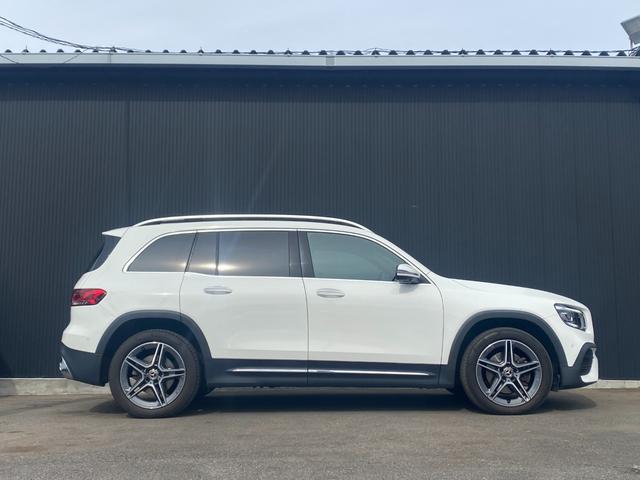 GLB GLB200d AMGレザーエクスクルーシブP パノラマSR Dコクピットディスプレイ 12セグ HUD チタニウムグレー本革 MBUX 360°カメラ Mercedes-me 64色アンビエントL Wチャージ Pバックドア Fオープナー ACC(6枚目)