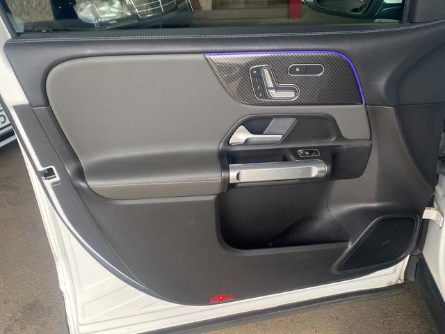 GLB GLB200d AMGレザーエクスクルーシブP パノラマSR Dコクピットディスプレイ 12セグ HUD チタニウムグレー本革 MBUX 360°カメラ Mercedes-me 64色アンビエントL Wチャージ Pバックドア Fオープナー ACC(15枚目)