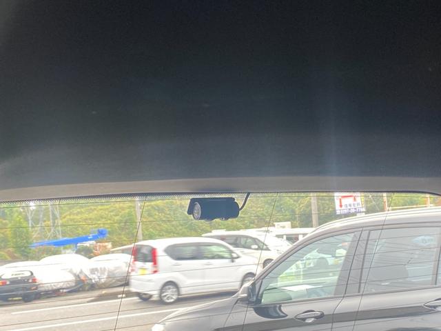 GLB GLB200d AMGレザーエクスクルーシブP パノラマSR Dコクピットディスプレイ 12セグ HUD チタニウムグレー本革 MBUX 360°カメラ Mercedes-me 64色アンビエントL Wチャージ Pバックドア Fオープナー ACC(61枚目)