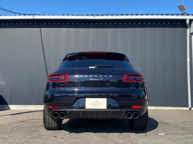 自動車保険のご加入も是非、ラスタオートで！損害募集人資格保有者が、お客様の愛車をしっかり守るためにご提案を致します。