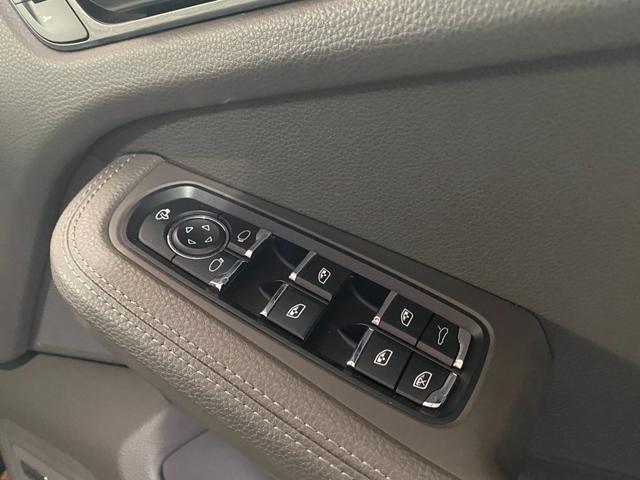 ご商談におかれましては、電話での商談や、携帯のフェイスタイム機能などを使ってのオンライン商談も可能です。