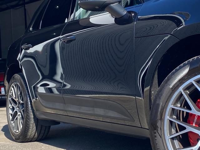 当店では、全国のオークション会場より厳選して仕入れをしております。内外装にも目立つような傷凹みは少ない車両がメインとなります。