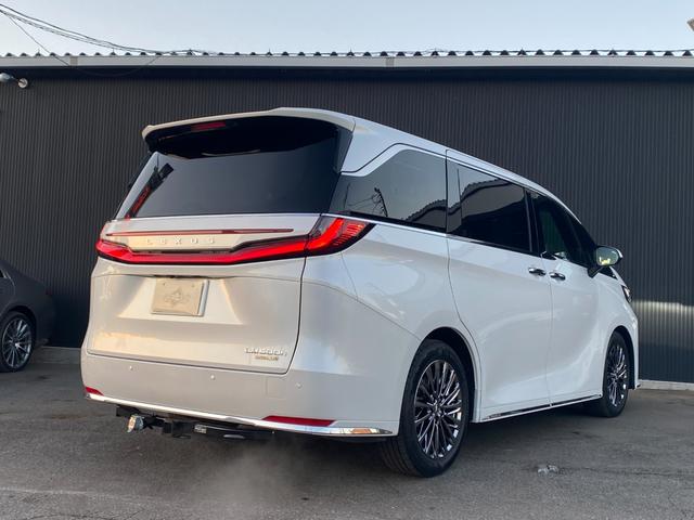 ＬＭ ＬＭ５００ｈ　バージョンＬ　１４ｉｎｃｈ前後席モニター　　Ｍａｒｋ　Ｌｅｖｉｎｓｏｎ　メーカーナビ　１２セグＴＶ　ムーンルーフ　ユニバーサルステップ　前後席Ｓベンチレーション　ステアリングヒーター　クライメートコンシェルジュ（7枚目）