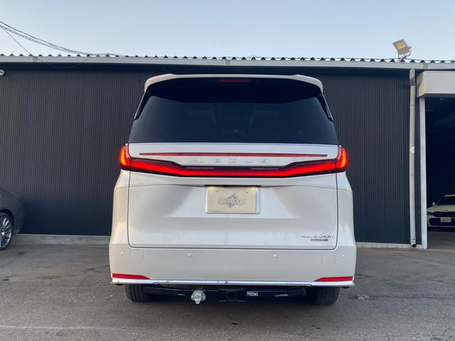 ＬＭ ＬＭ５００ｈ　バージョンＬ　１４ｉｎｃｈ前後席モニター　　Ｍａｒｋ　Ｌｅｖｉｎｓｏｎ　メーカーナビ　１２セグＴＶ　ムーンルーフ　ユニバーサルステップ　前後席Ｓベンチレーション　ステアリングヒーター　クライメートコンシェルジュ（8枚目）