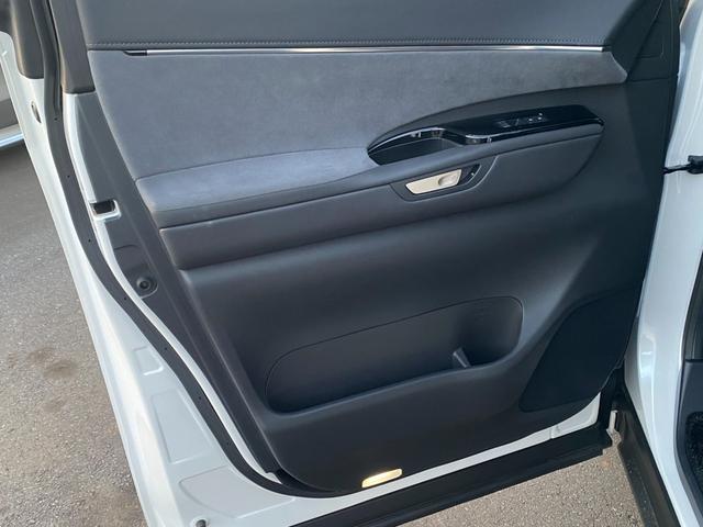 ＬＭ ＬＭ５００ｈ　バージョンＬ　１４ｉｎｃｈ前後席モニター　　Ｍａｒｋ　Ｌｅｖｉｎｓｏｎ　メーカーナビ　１２セグＴＶ　ムーンルーフ　ユニバーサルステップ　前後席Ｓベンチレーション　ステアリングヒーター　クライメートコンシェルジュ（15枚目）