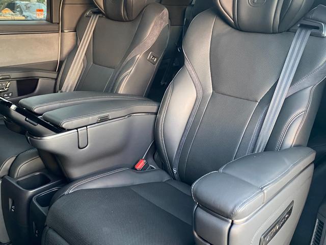 ＬＭ ＬＭ５００ｈ　バージョンＬ　１４ｉｎｃｈ前後席モニター　　Ｍａｒｋ　Ｌｅｖｉｎｓｏｎ　メーカーナビ　１２セグＴＶ　ムーンルーフ　ユニバーサルステップ　前後席Ｓベンチレーション　ステアリングヒーター　クライメートコンシェルジュ（17枚目）