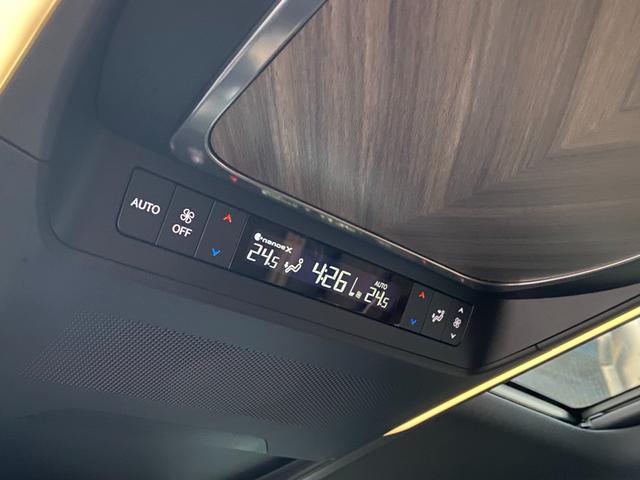 ＬＭ ＬＭ５００ｈ　バージョンＬ　１４ｉｎｃｈ前後席モニター　　Ｍａｒｋ　Ｌｅｖｉｎｓｏｎ　メーカーナビ　１２セグＴＶ　ムーンルーフ　ユニバーサルステップ　前後席Ｓベンチレーション　ステアリングヒーター　クライメートコンシェルジュ（23枚目）