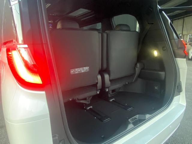 ＬＭ ＬＭ５００ｈ　バージョンＬ　１４ｉｎｃｈ前後席モニター　　Ｍａｒｋ　Ｌｅｖｉｎｓｏｎ　メーカーナビ　１２セグＴＶ　ムーンルーフ　ユニバーサルステップ　前後席Ｓベンチレーション　ステアリングヒーター　クライメートコンシェルジュ（29枚目）