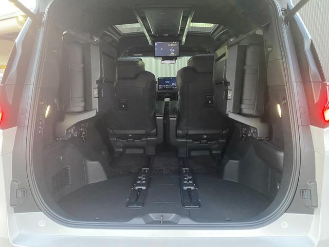 ＬＭ ＬＭ５００ｈ　バージョンＬ　１４ｉｎｃｈ前後席モニター　　Ｍａｒｋ　Ｌｅｖｉｎｓｏｎ　メーカーナビ　１２セグＴＶ　ムーンルーフ　ユニバーサルステップ　前後席Ｓベンチレーション　ステアリングヒーター　クライメートコンシェルジュ（33枚目）