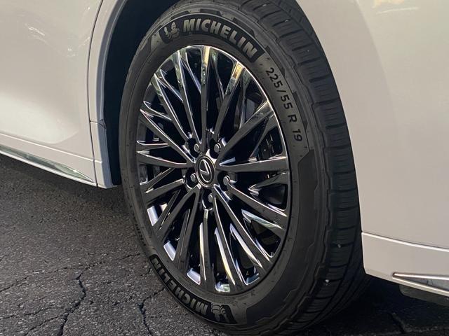 ＬＭ ＬＭ５００ｈ　バージョンＬ　１４ｉｎｃｈ前後席モニター　　Ｍａｒｋ　Ｌｅｖｉｎｓｏｎ　メーカーナビ　１２セグＴＶ　ムーンルーフ　ユニバーサルステップ　前後席Ｓベンチレーション　ステアリングヒーター　クライメートコンシェルジュ（76枚目）