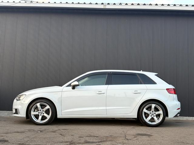 A3 スポーツバック2.0TFSIクワトロ スポーツ ワンオーナー ヴァーチャルコクピット ラグジュアリーPKG コンビニエンスPKG LED ACC 黒革 前席シートヒーター MMIナビ 12セグ Bカメラ Audiプレセンス Audiドライブセレクト(5枚目)