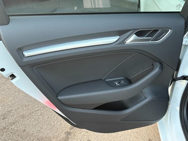 A3 スポーツバック2.0TFSIクワトロ スポーツ ワンオーナー ヴァーチャルコクピット ラグジュアリーPKG コンビニエンスPKG LED ACC 黒革 前席シートヒーター MMIナビ 12セグ Bカメラ Audiプレセンス Audiドライブセレクト(22枚目)