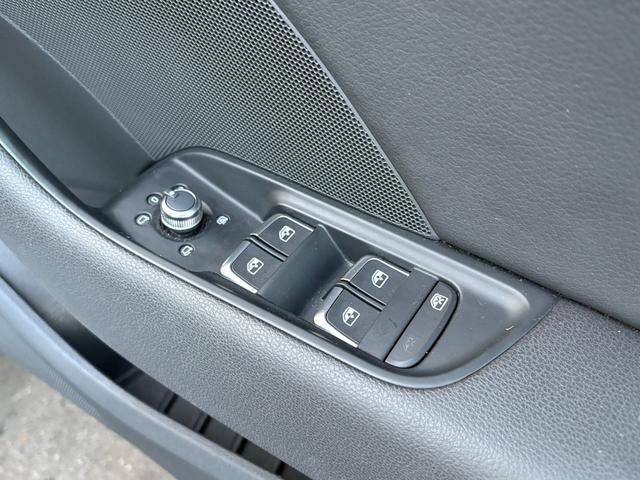 A3 スポーツバック2.0TFSIクワトロ スポーツ ワンオーナー ヴァーチャルコクピット ラグジュアリーPKG コンビニエンスPKG LED ACC 黒革 前席シートヒーター MMIナビ 12セグ Bカメラ Audiプレセンス Audiドライブセレクト(33枚目)