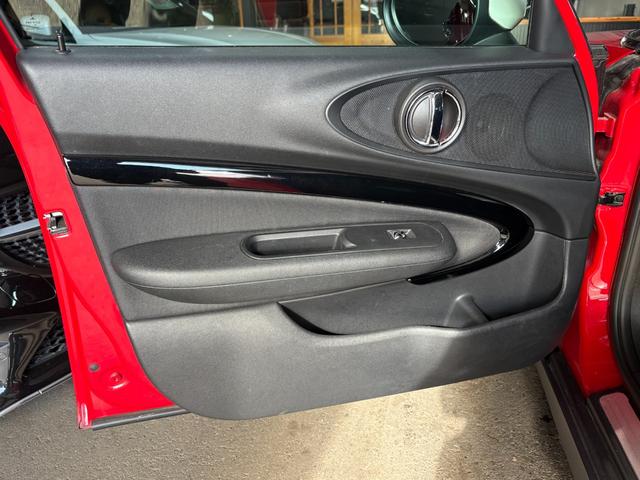 MINI クーパー クラブマン HDDナビ フルセグ Bカメラ ペッパーPKG ACC Mファンクションステア ミラー型ETC 前後ドラレコ インテリセーフPKG 衝突警告 前席Sヒーター Cアクセス アンビエントL フットトランク(14枚目)